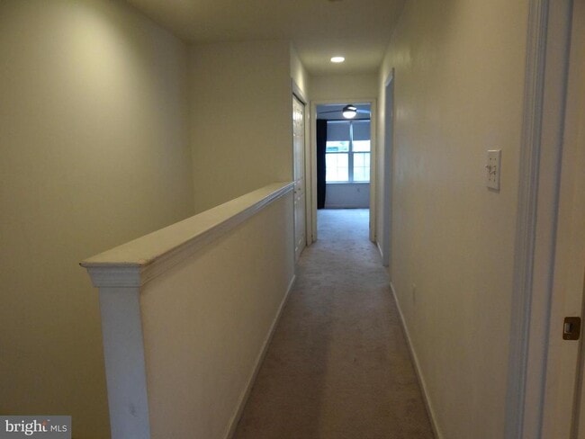 Building Photo - 107 Country Ln