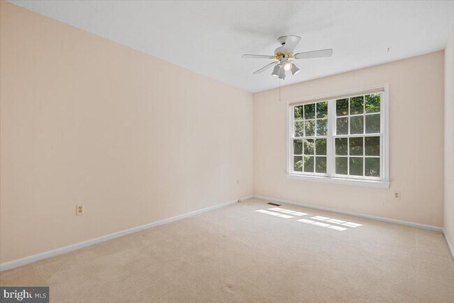 Building Photo - 11811 Dinwiddie Dr