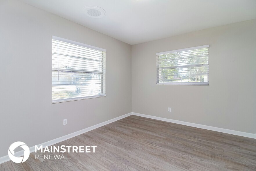 Building Photo - 738 Preble Ave