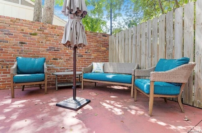 Building Photo - 2988 Old Farm Rd