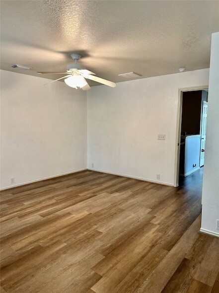 Building Photo - 29740 Sullivan Oaks Dr