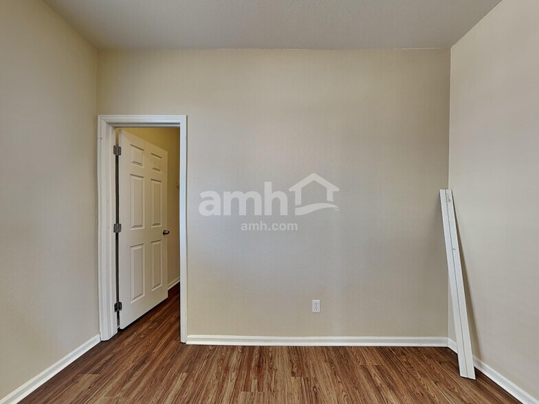 Building Photo - 4564 MT Princeton St