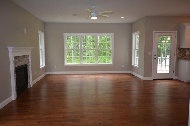 Family Room 3 - 40 Green St