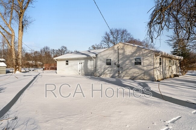 Building Photo - 3314 Vincz Dr