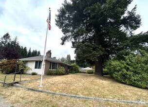 Building Photo - Rambler with Basement