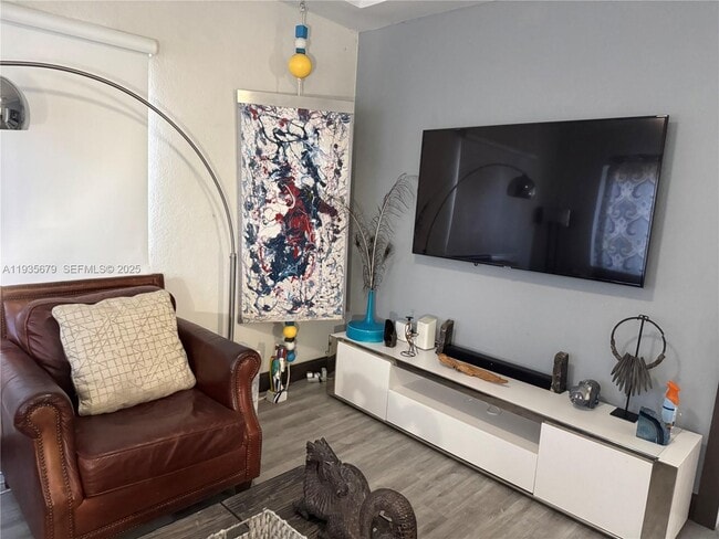 Building Photo - 168 NW 53rd St