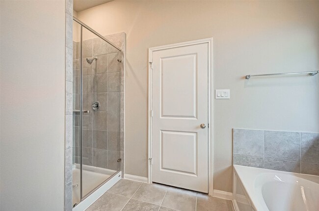 Building Photo - 24010 Barnett Overlook