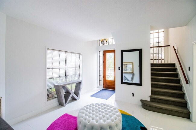 Building Photo - 1914 Hickory Lawn Dr