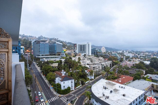 Building Photo - 1155 N La Cienega Blvd