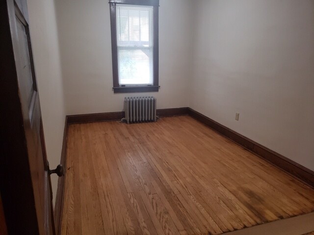 Building Photo - 319 Chicago Ave