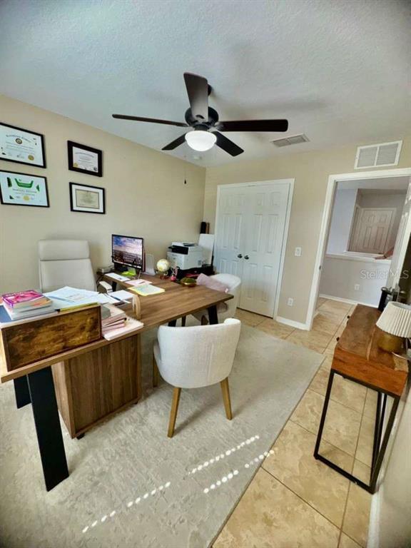 Building Photo - 2625 Waterline St