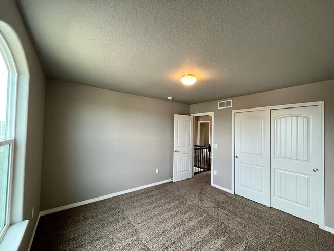 Building Photo - 1843 Ruddlesway Dr