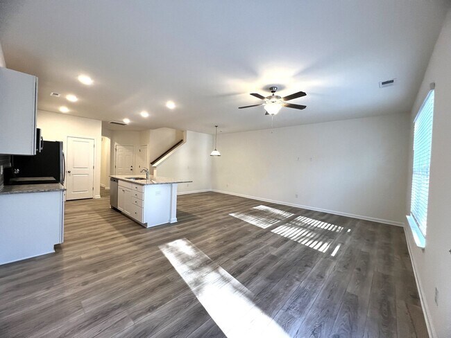 Building Photo - Brand New 3 Bedroom Townhome Available NOW...