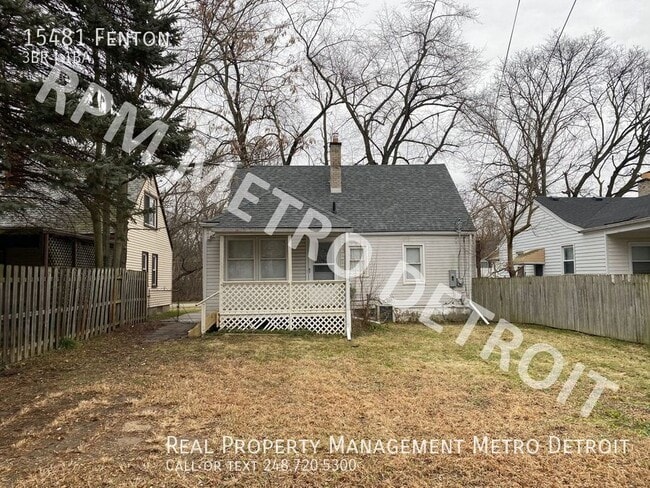 Building Photo - 15481 Fenton-
