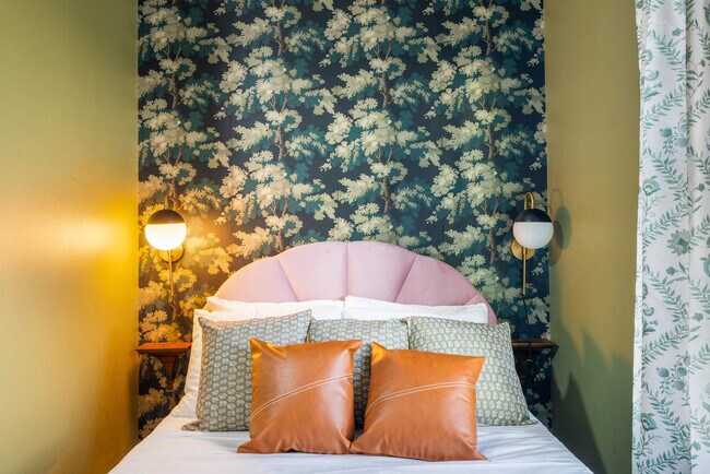 Building Photo - 13420 Trail Driver St