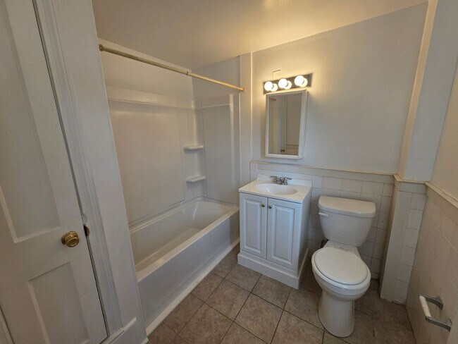 Building Photo - 17 Paynter Dr