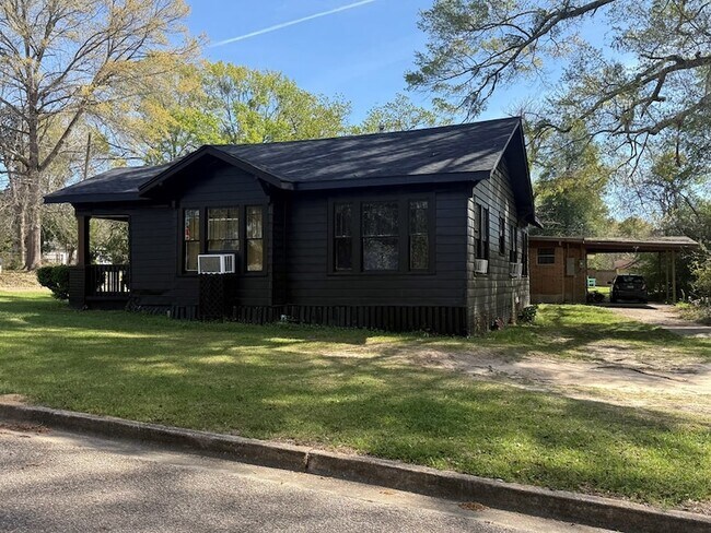 Building Photo - 469 Ogden St