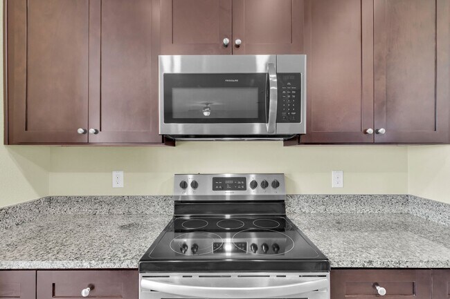 Building Photo - 3/2 Home In Upscale 55+ Gated Community