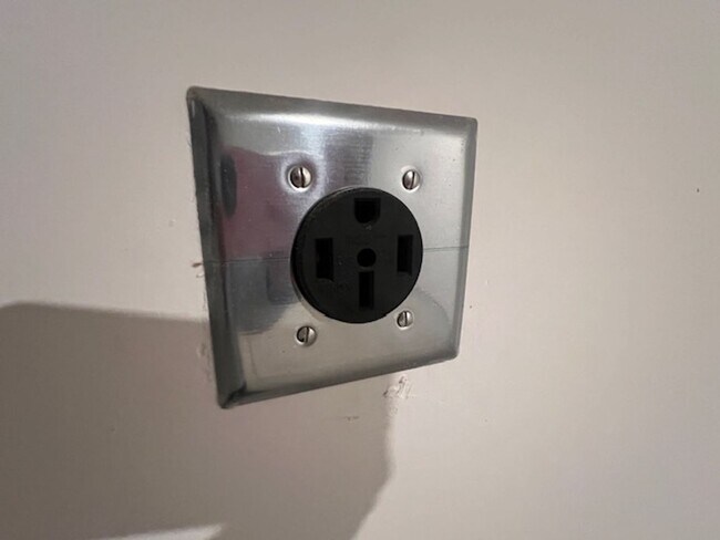 Building Photo - BRAND NEW South Desert Townhome with EVSE Outlet