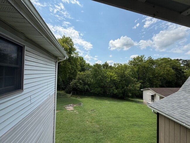 Building Photo - 308 Poplar St