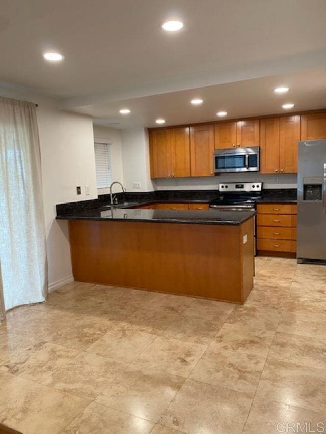 Building Photo - 546 Via De La Valle