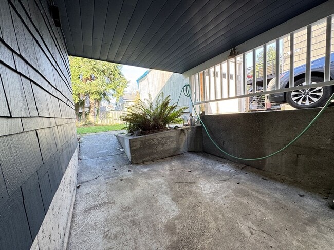 Building Photo - Ramesh House | Spacious 3x2 Available Now! | Rare Green Lake Home w/ Garage, Storage and Private ...