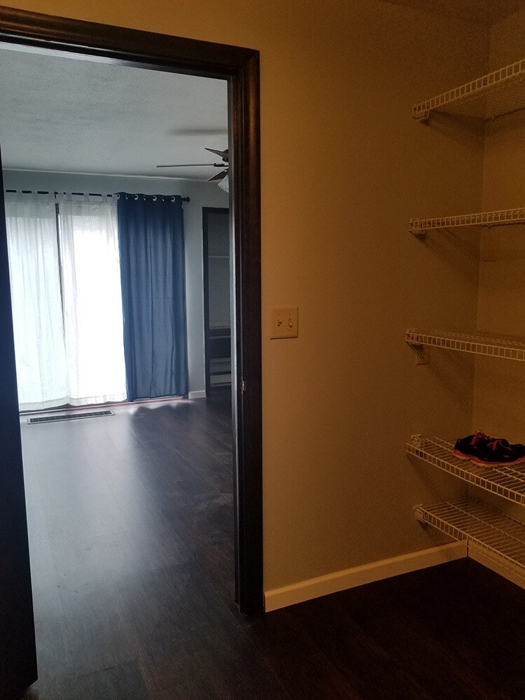 Building Photo - 91 Country Squire Drive Unit G