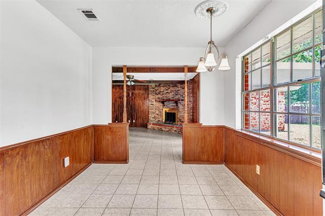 Building Photo - 403 Daisy Dr
