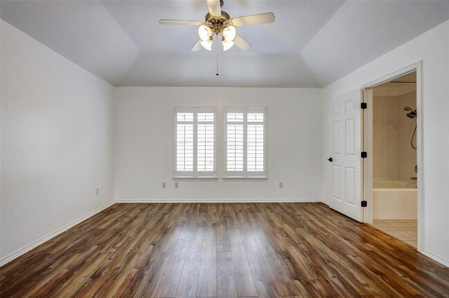 Building Photo - 1144 W 25th St