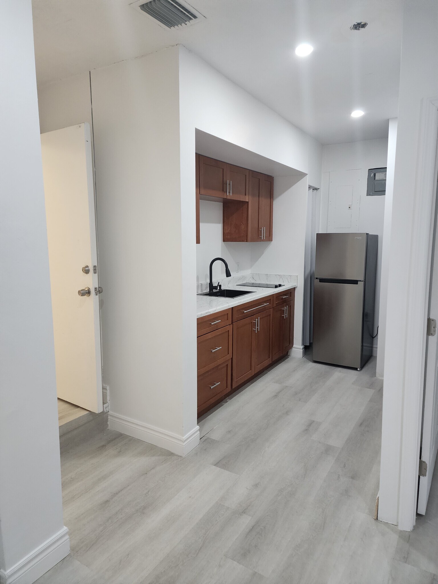 Building Photo - 15631 SW 98th St