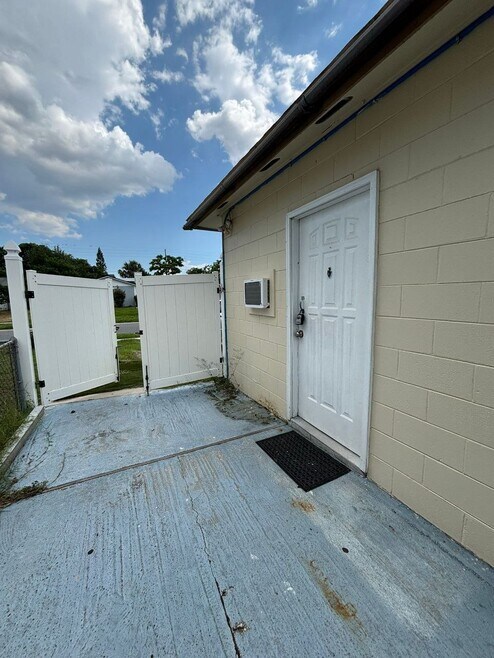 Building Photo - 4523 Ligustrum Way