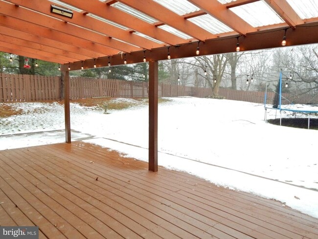 Building Photo - 101 Sarahs Ln