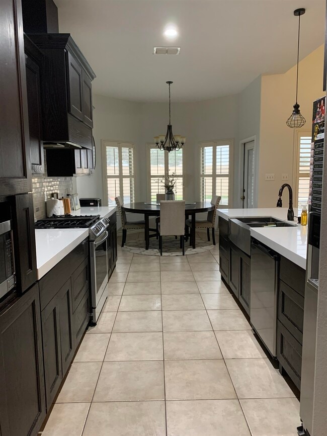 Building Photo - 307 Michoacan Loop