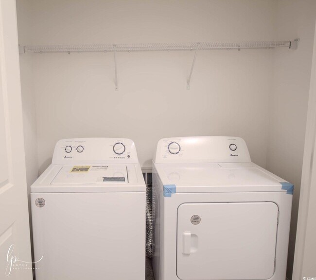 Building Photo - 122 Crescent Wy