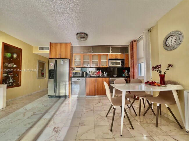 Building Photo - 1865 S Ocean Dr