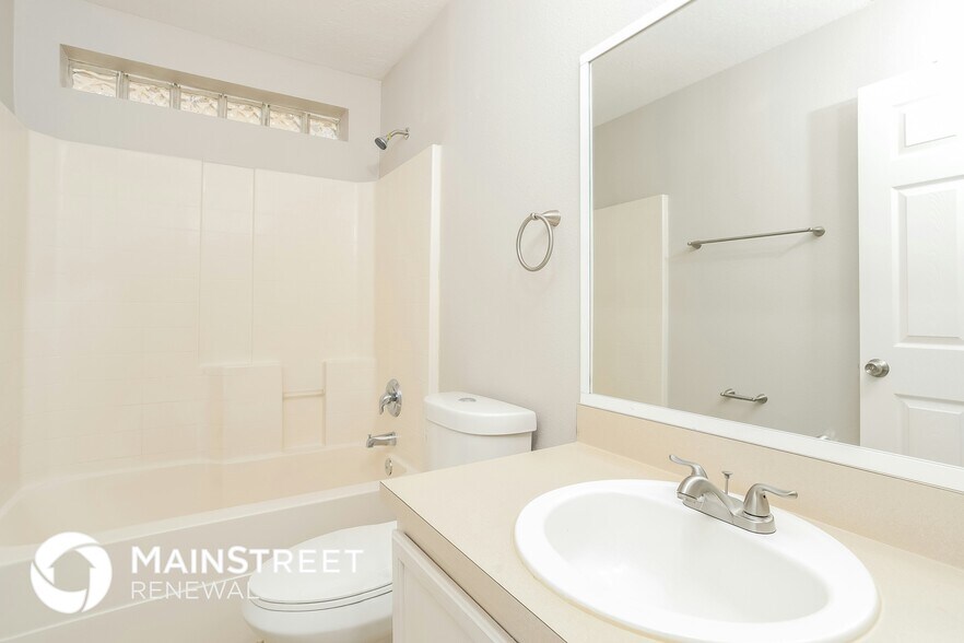 Building Photo - 350 Lauderdale Ct