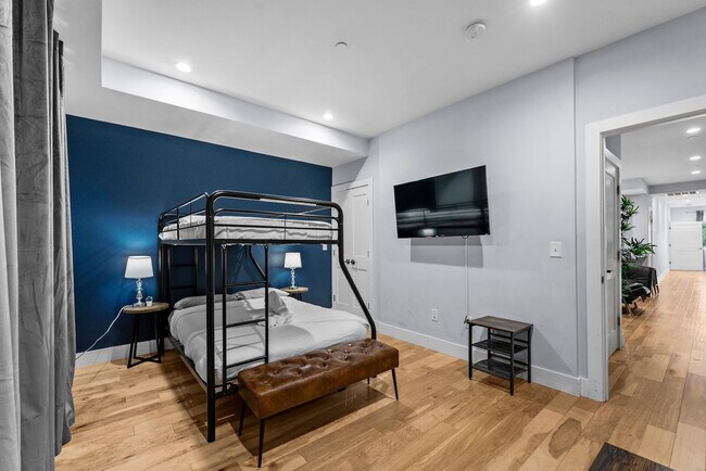 Building Photo - 1011 Bennington St