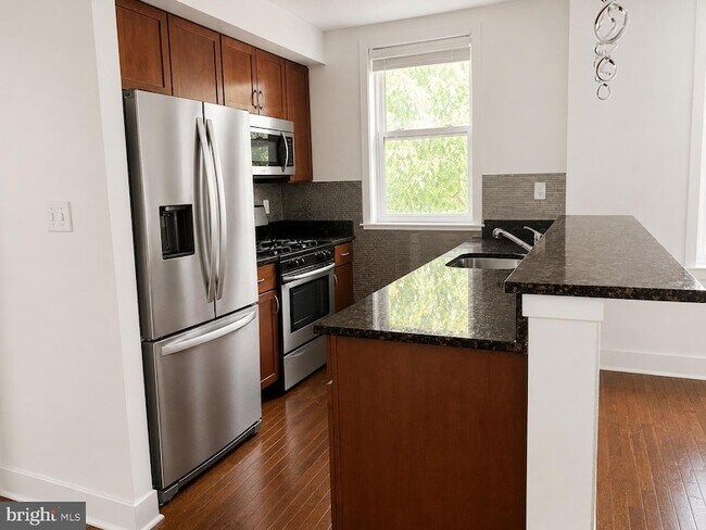 Building Photo - 1352 Longfellow St NW