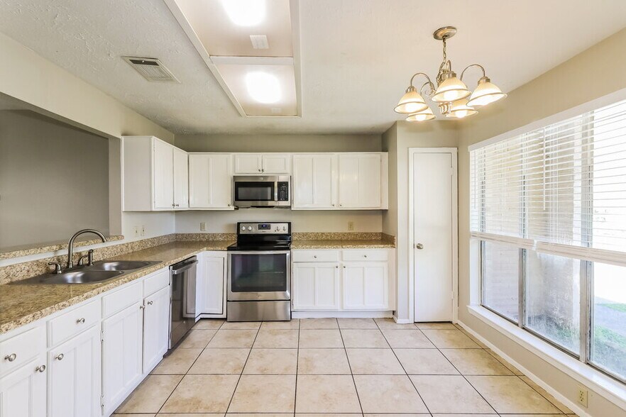 Building Photo - 8443 S Meadow Bird Cir