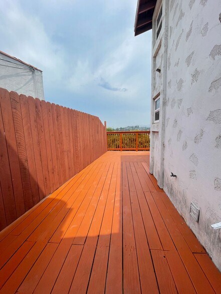 Building Photo - 1649 Sargent Pl