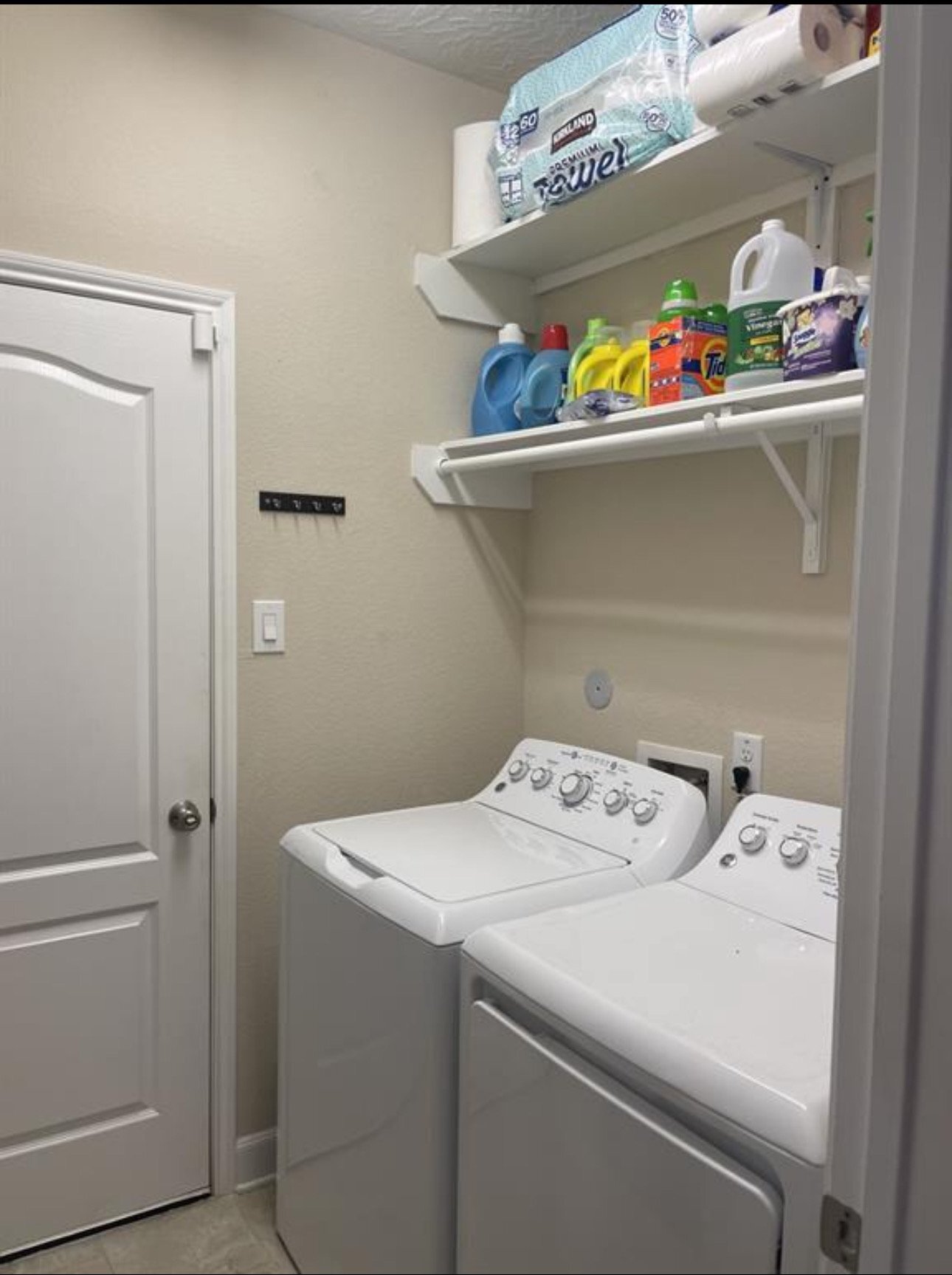 Building Photo - 10215 Alder Ridge Dr
