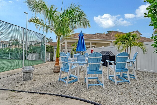 Building Photo - Spacious 3 bedroom, 2 bath condo with a lake view in Palmer Ranch