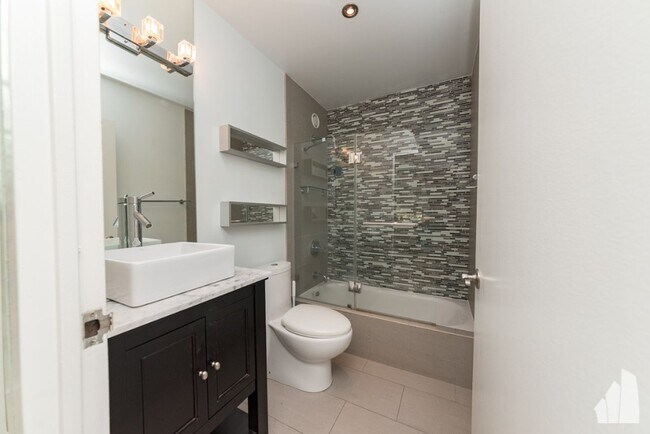 Building Photo - 211 E Ohio St