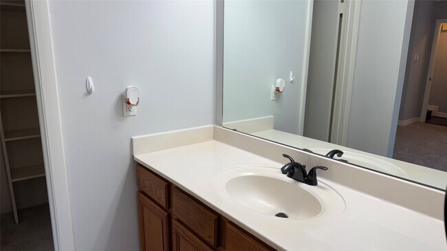 Building Photo - 5818 Culross Cl