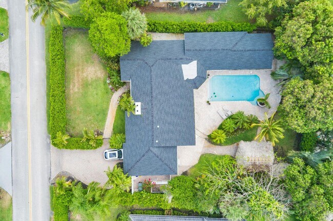 Building Photo - 7311 W Lake Dr