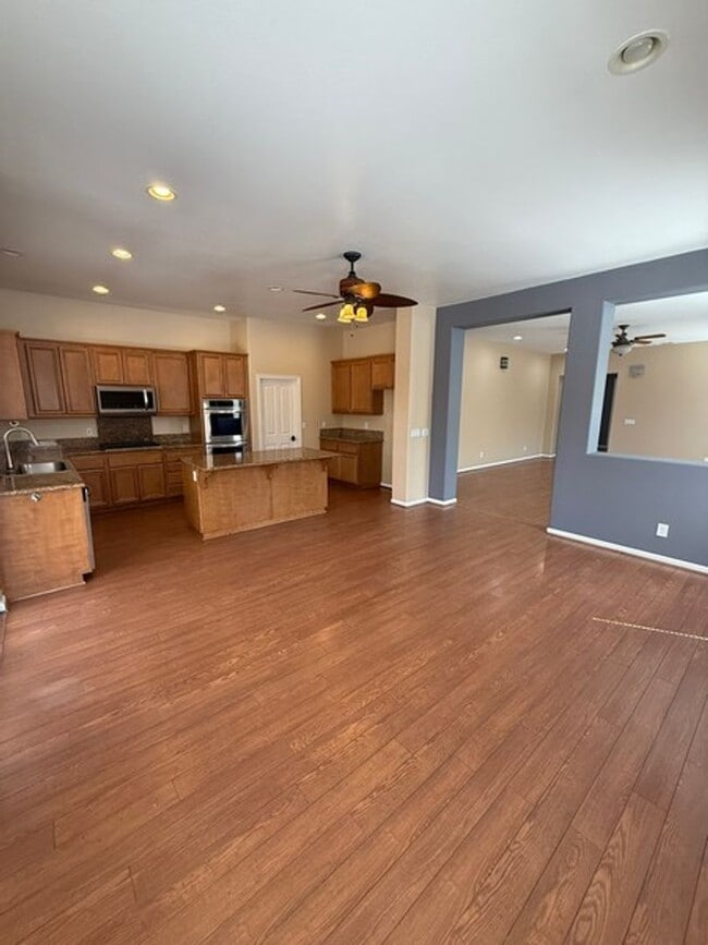 Building Photo - Gorgeous turn key 3 bedroom house
