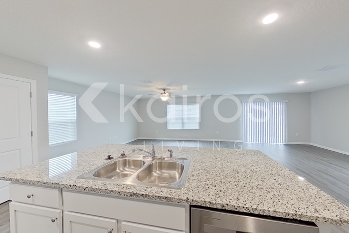 Building Photo - 8579 SW 44th Ct