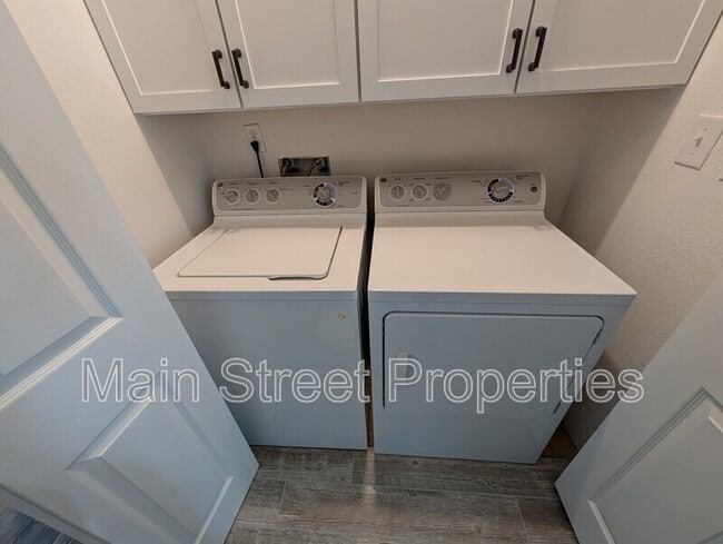 Building Photo - 14100 River Rd