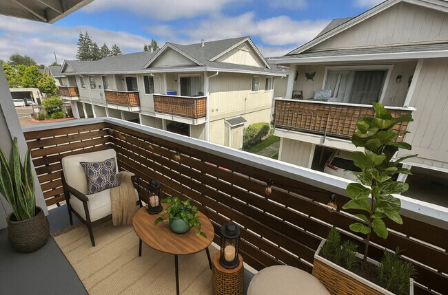 Building Photo - Glenn Manor