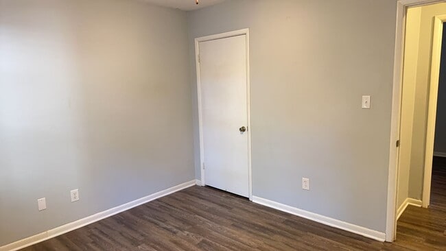 Building Photo - Cozy Two Bedroom Duplex on South End HHI